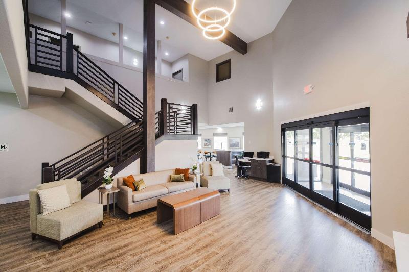 هتل Quality Suites Houston Hobby Airport