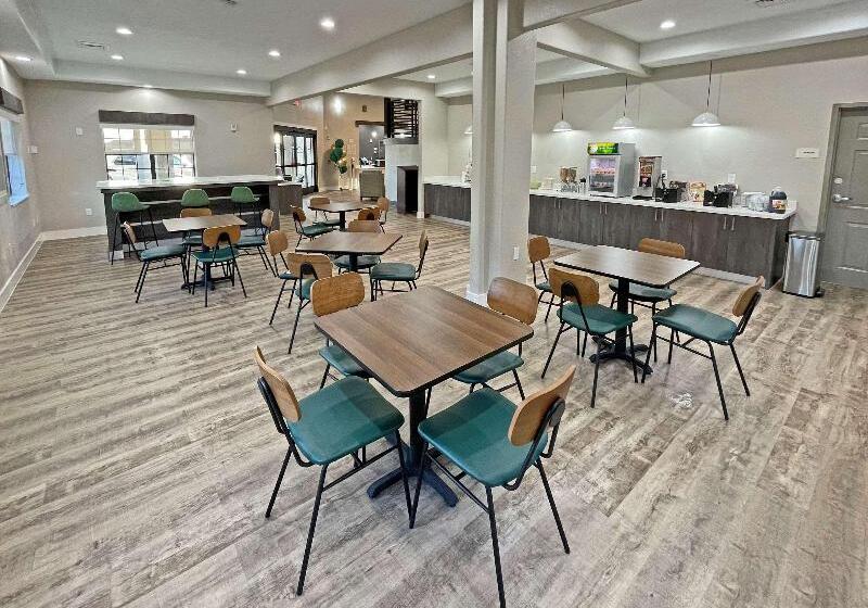 هتل Quality Suites Houston Hobby Airport