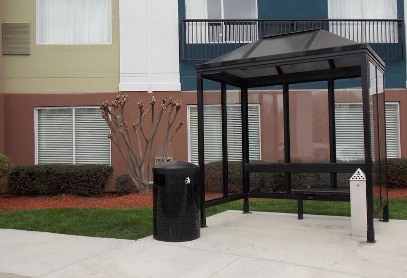 ホテル Quality Suites Pineville  Charlotte