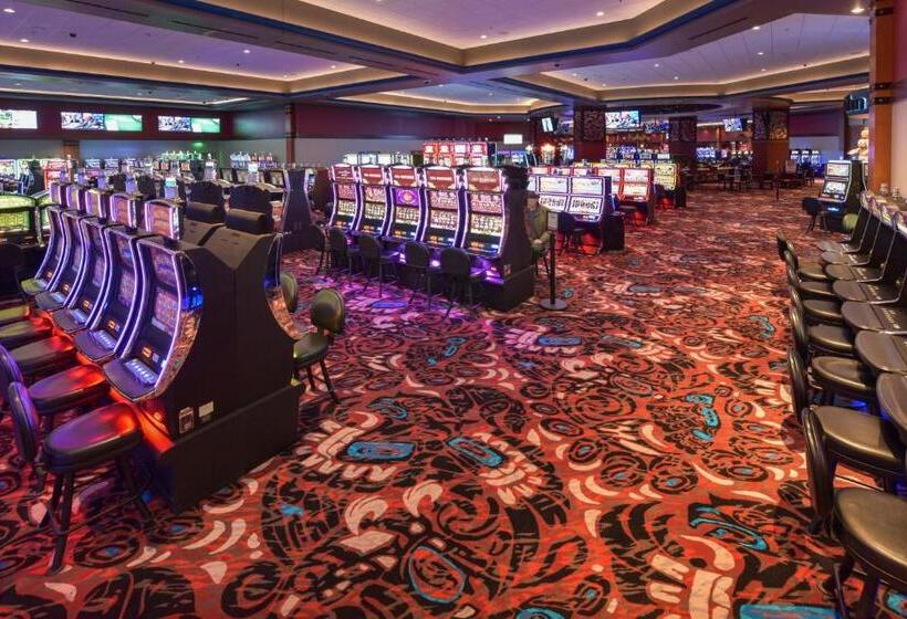 בית מלון כפרי Quinault Beach Resort & Casino