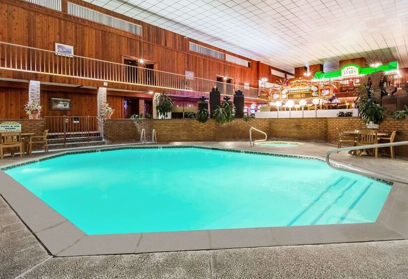 فندق Ramada By Wyndham Ely