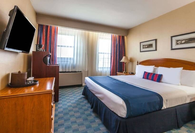 هتل Ramada By Wyndham Jersey City