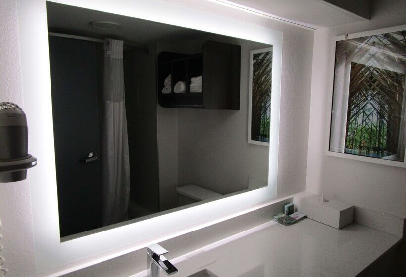 هتل Best Western Shackleford