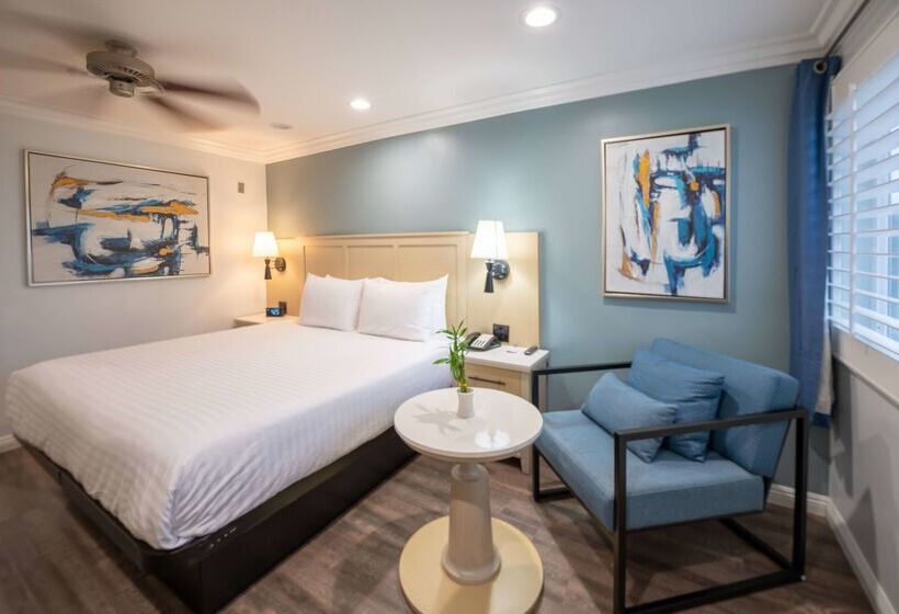 هتل Ramada By Wyndham Redondo Beach