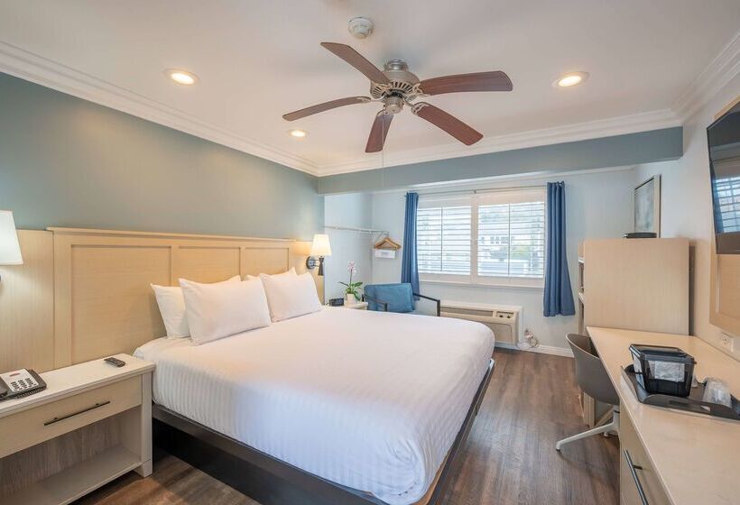 هتل Ramada By Wyndham Redondo Beach