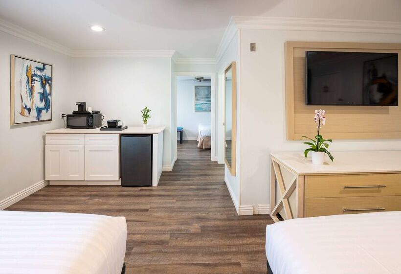 هتل Ramada By Wyndham Redondo Beach