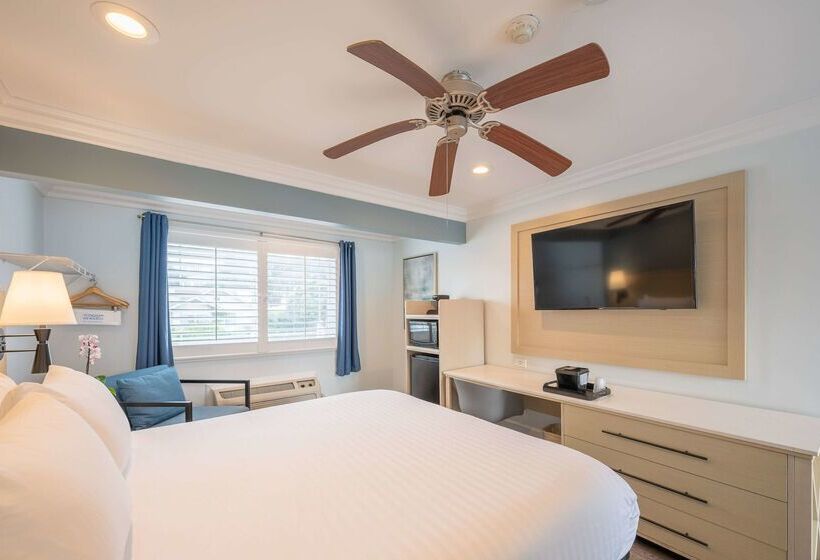 هتل Ramada By Wyndham Redondo Beach
