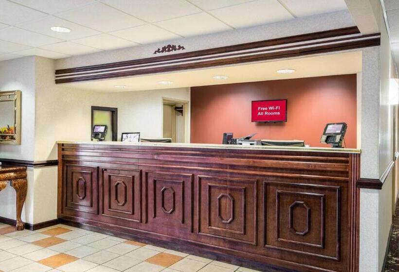 בית מלון כפרי Red Roof Inn Hendersonville