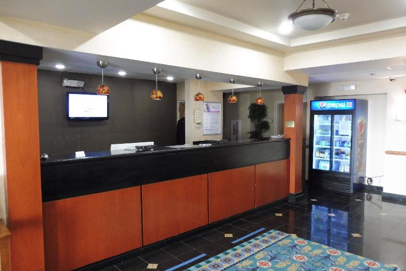 هتل Red Roof Inn & Suites Galloway