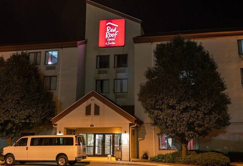 בית מלון כפרי Red Roof Inn & Suites Indianapolis Airport