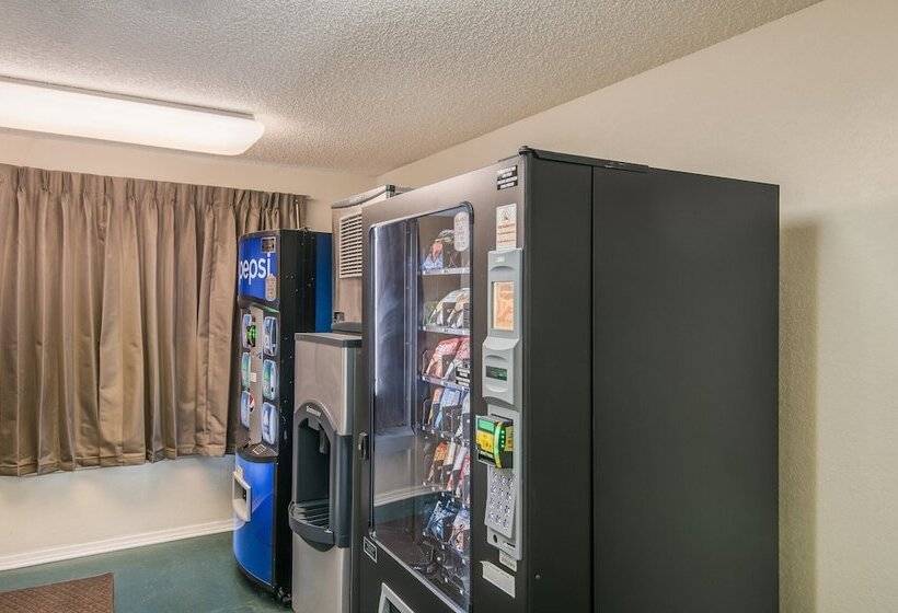 فندق Red Roof Inn & Suites Pensacola East   Milton