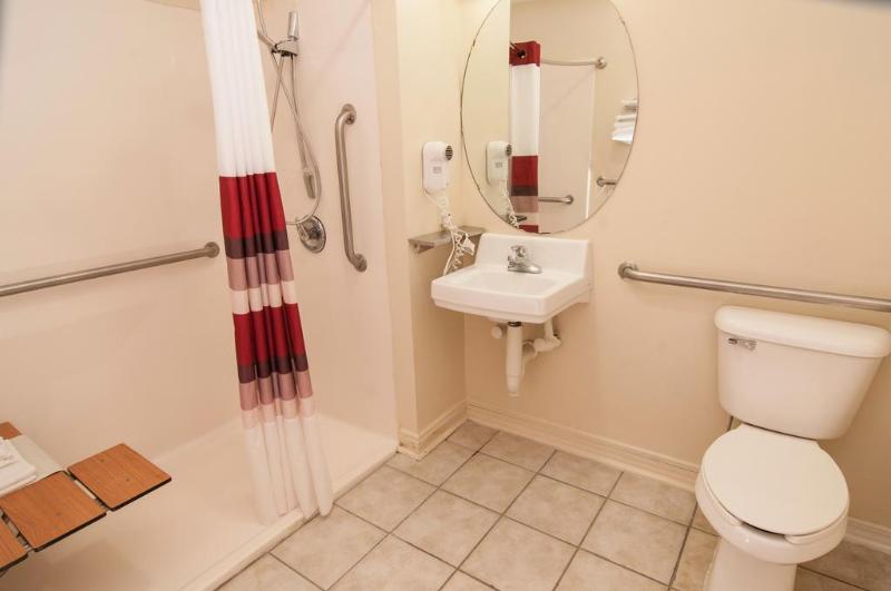 فندق Red Roof Inn & Suites Pensacola East   Milton