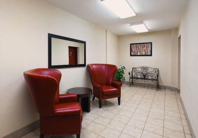 Отель Red Roof Inn Plus+ South Deerfield   Amherst