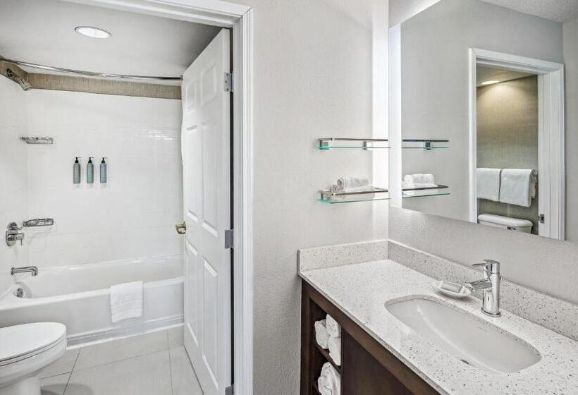 هتل Residence Inn By Marriott Anchorage Midtown