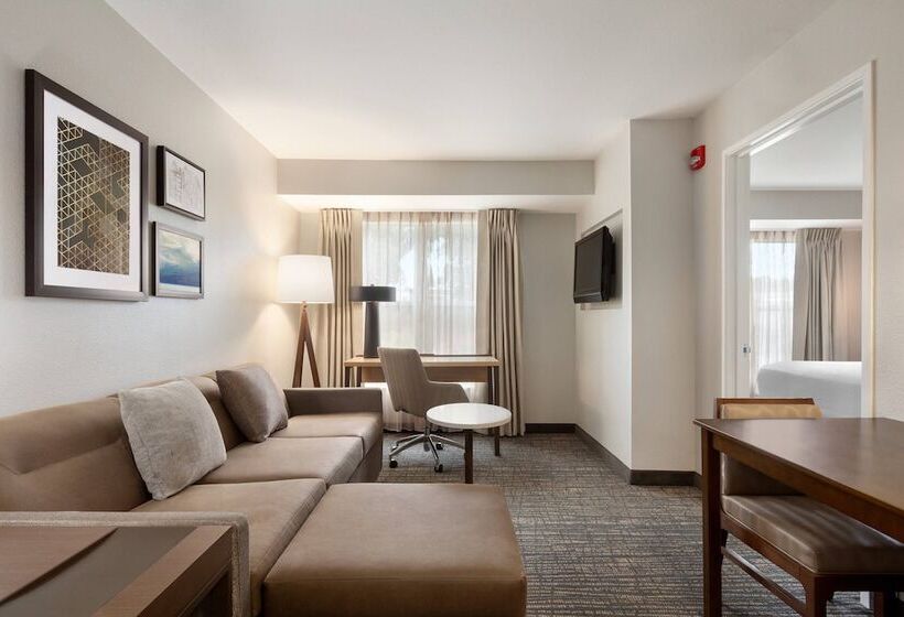 Отель Residence Inn By Marriott Vacaville