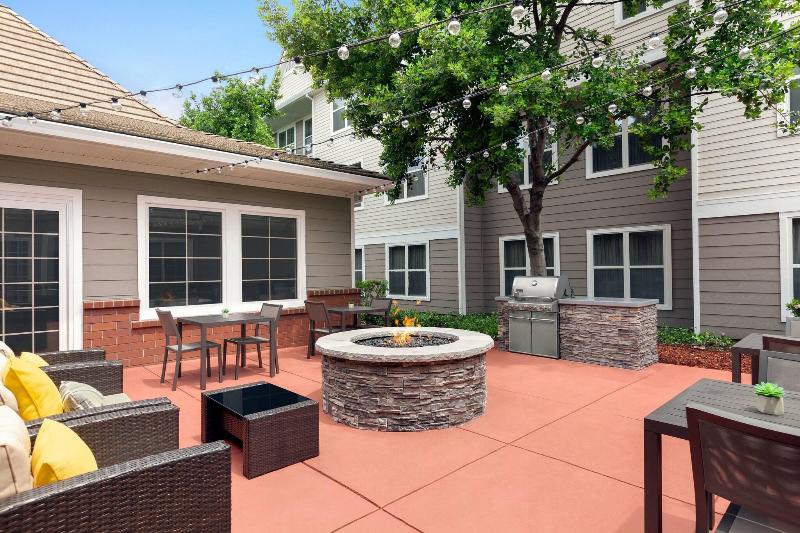 Отель Residence Inn By Marriott Vacaville