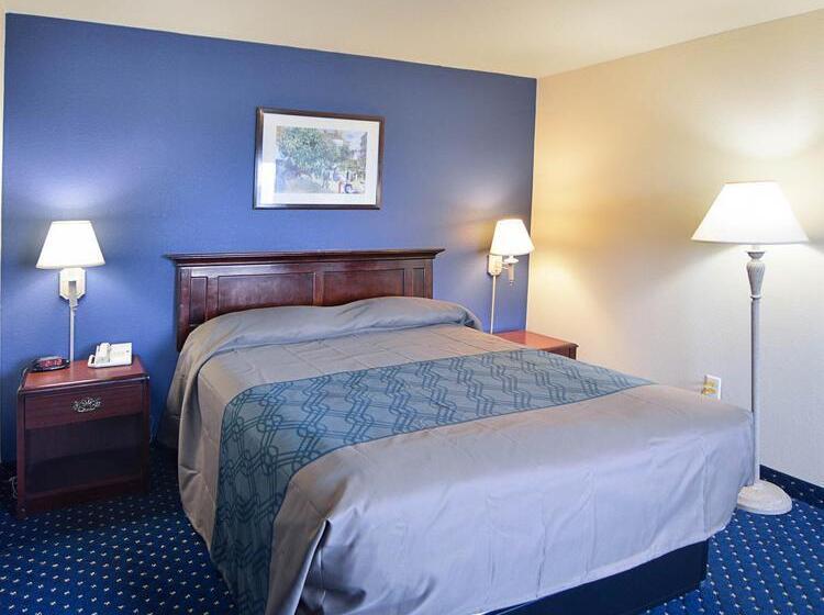 בית מלון כפרי Rodeway Inn Carrollton I 35e