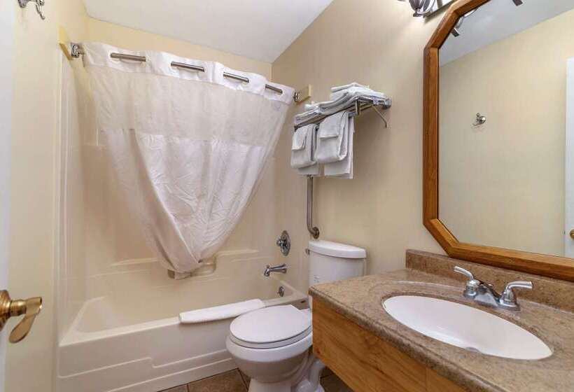 هتل Rodeway Inn Lake George Outlets