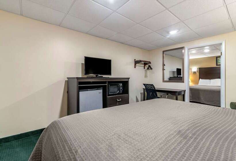 هتل Rodeway Inn Lake George Outlets