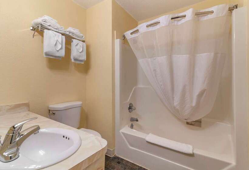 هتل Rodeway Inn Lake George Outlets