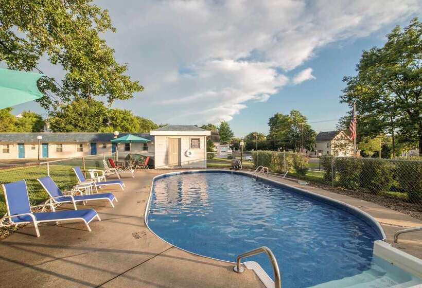 فندق Rodeway Inn