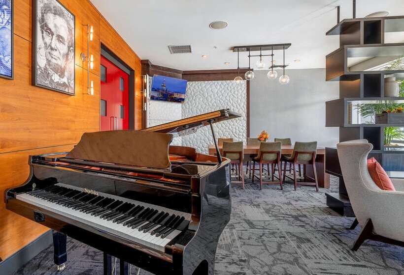 هتل State House Inn