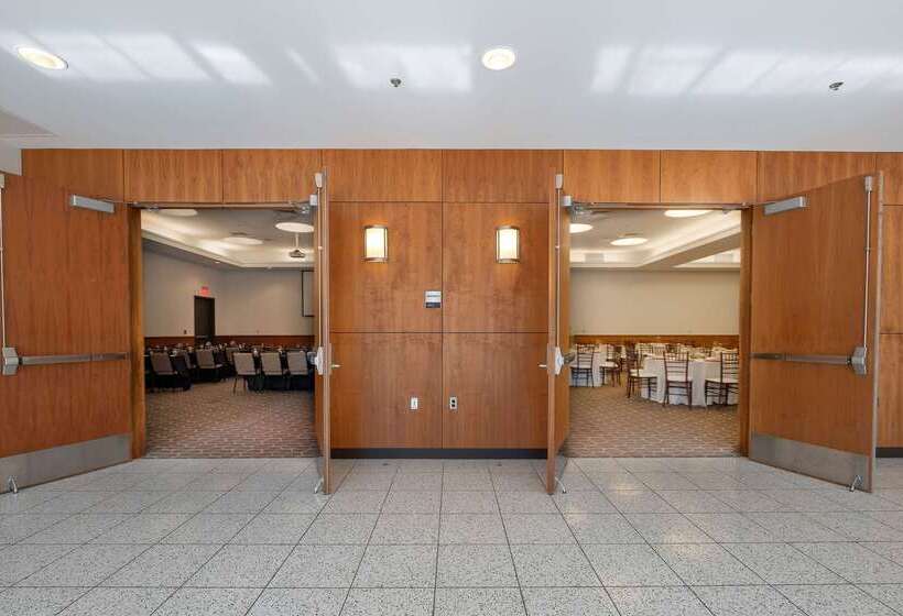 هتل State House Inn