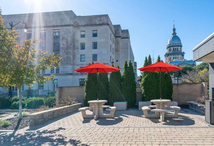 هتل State House Inn