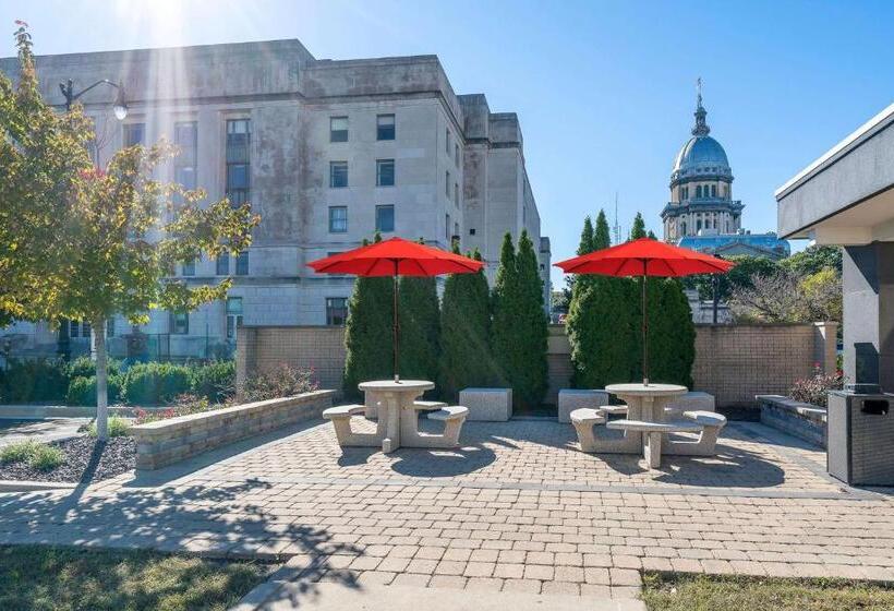 هتل State House Inn