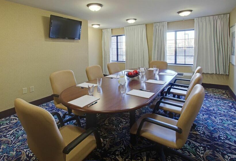 هتل Staybridge Suites Lincoln I 80, An Ihg