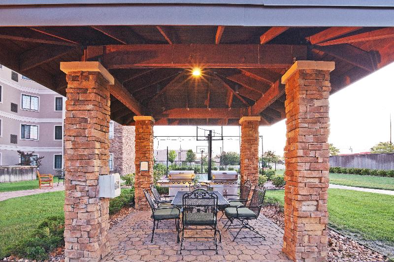 هتل Staybridge Suites Tulsa Woodland Hills, An Ihg