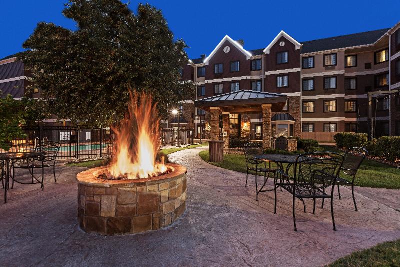 هتل Staybridge Suites Tulsa Woodland Hills, An Ihg