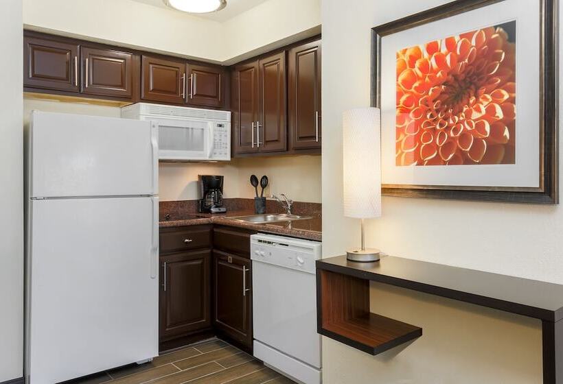 هتل Staybridge Suitesphiladelphia/mount Laurel