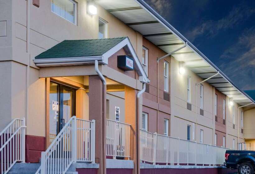 هتل Super 8 By Wyndham Allentown