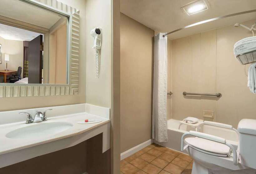 فندق Super 8 By Wyndham West Greenwich/providence