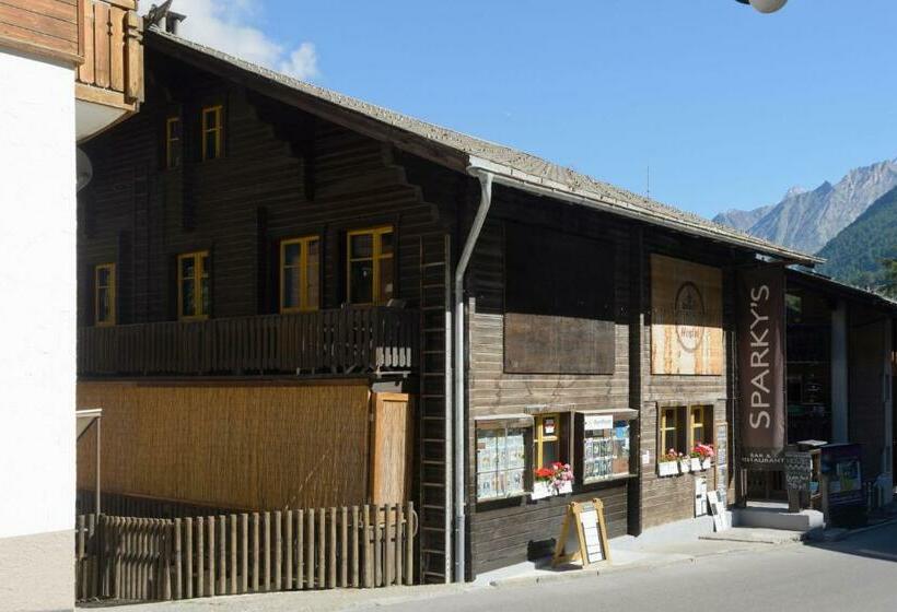 בית מלון כפרי The Matterhorn Hostel Zermatt