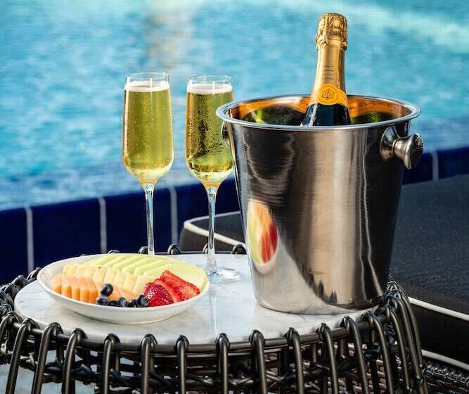 هتل The Ritzcarlton Coconut Grove, Miami