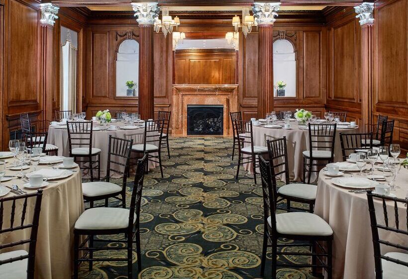 هتل The Royal Sonesta Chase Park Plaza St. Louis