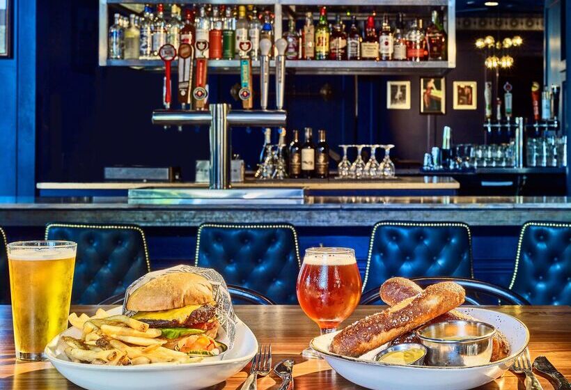 هتل The Royal Sonesta Chase Park Plaza St. Louis