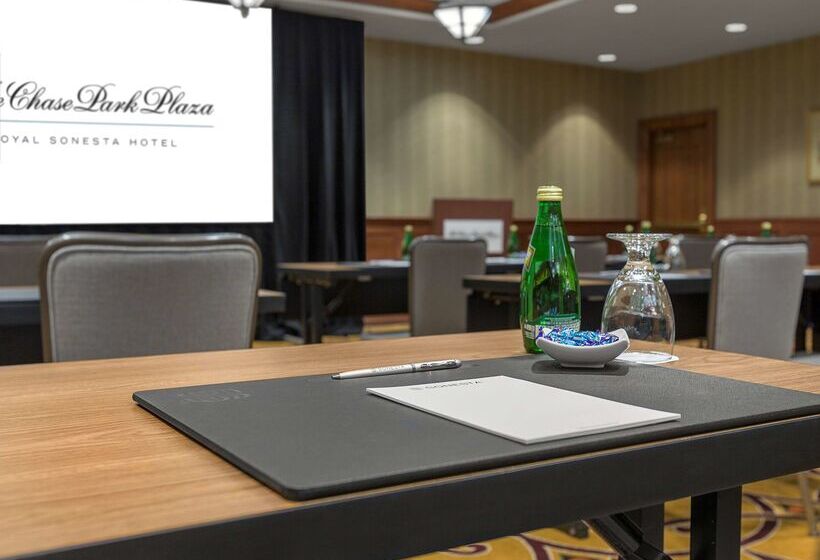 هتل The Royal Sonesta Chase Park Plaza St. Louis