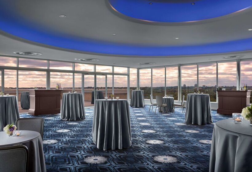 هتل The Royal Sonesta Chase Park Plaza St. Louis