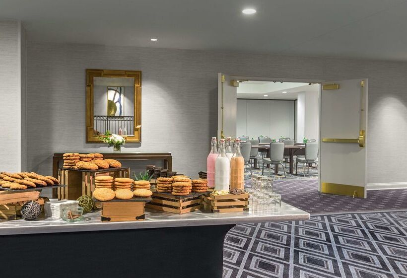 هتل The Royal Sonesta Chase Park Plaza St. Louis