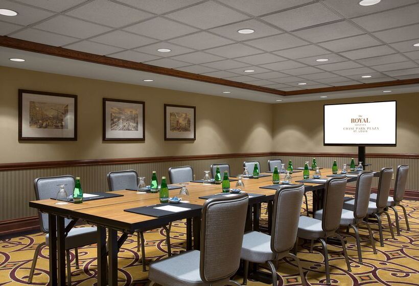 هتل The Royal Sonesta Chase Park Plaza St. Louis