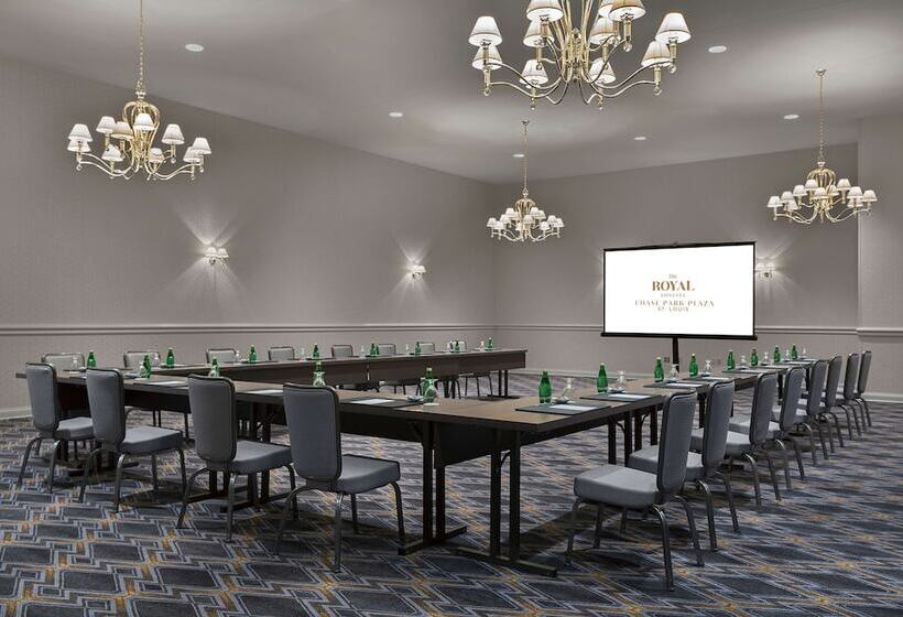 هتل The Royal Sonesta Chase Park Plaza St. Louis