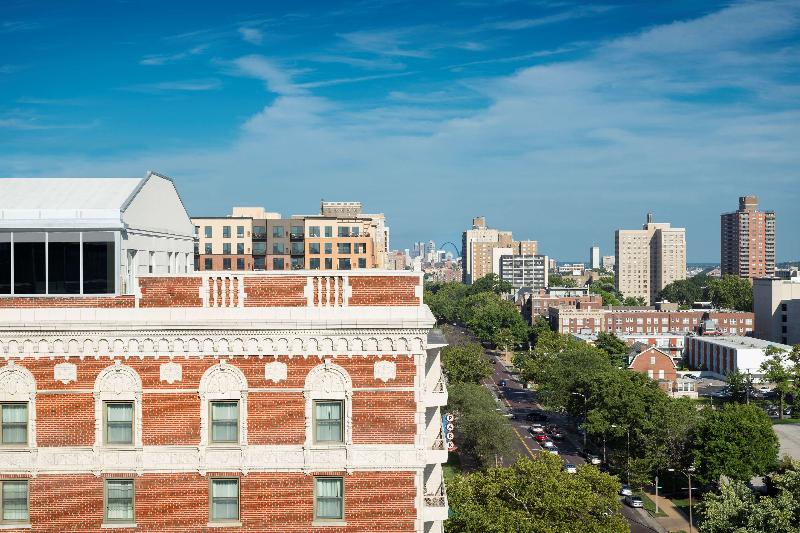 هتل The Royal Sonesta Chase Park Plaza St. Louis