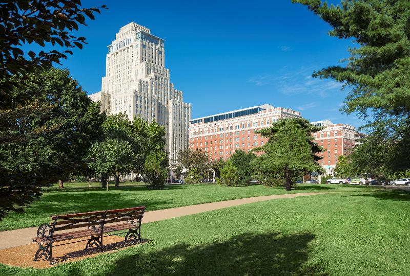 هتل The Royal Sonesta Chase Park Plaza St. Louis