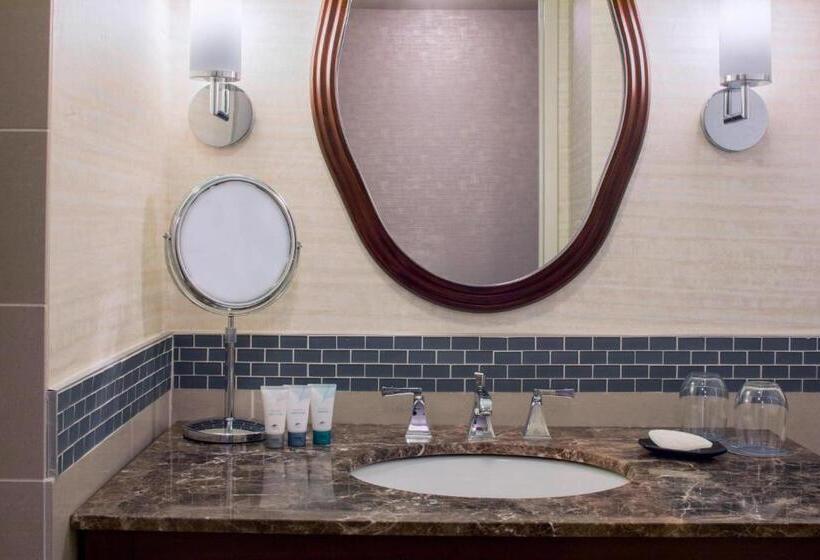 هتل The Westin Mount Laurel
