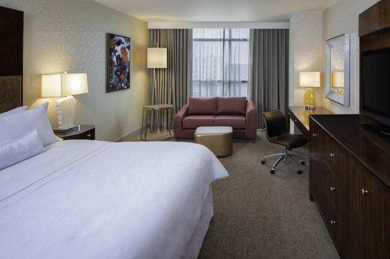 هتل The Westin Mount Laurel
