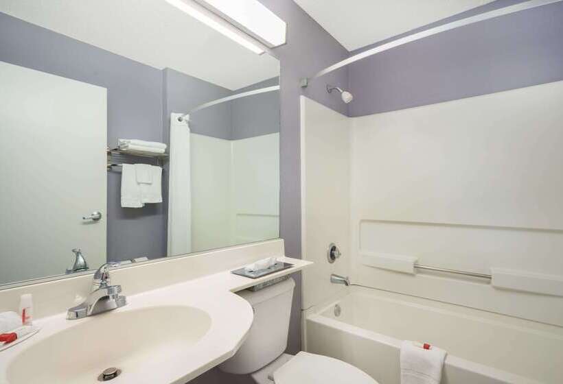 Microtel Inn Bowling Green