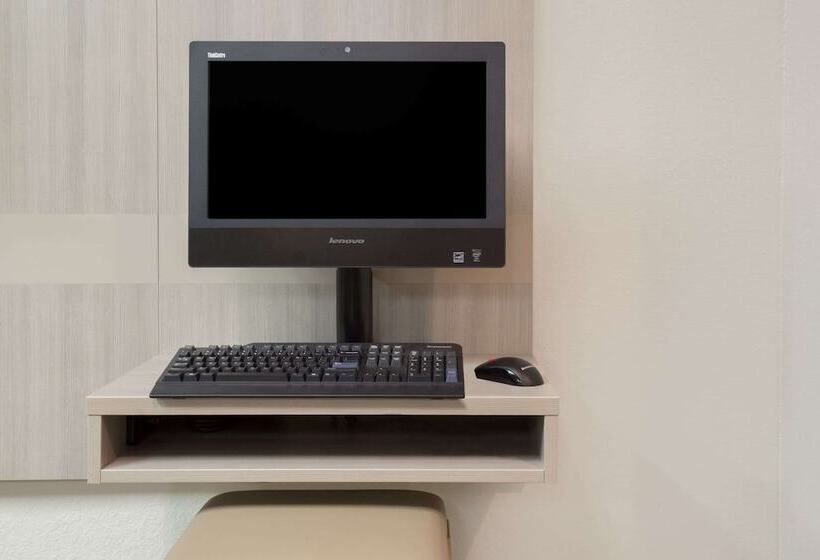 Microtel Inn & Suites By Wyndham Leesburg/mt Dora